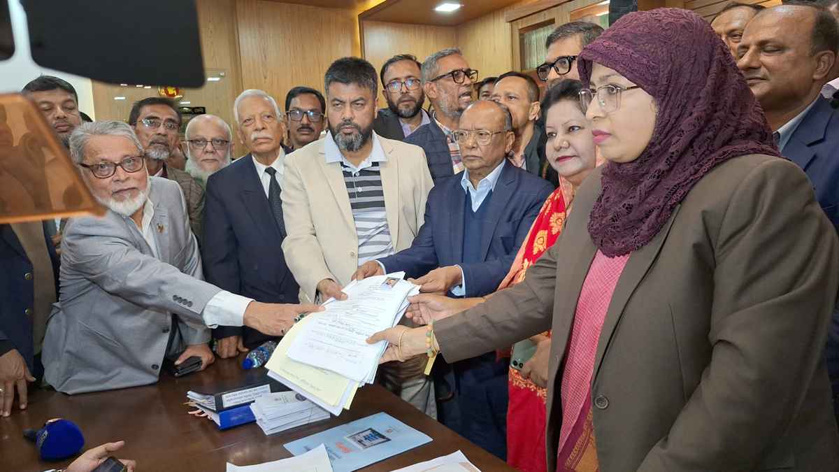 ফেনী-১ আসনে খালেদা জিয়ার পক্ষে মনোনয়নপত্র জমা