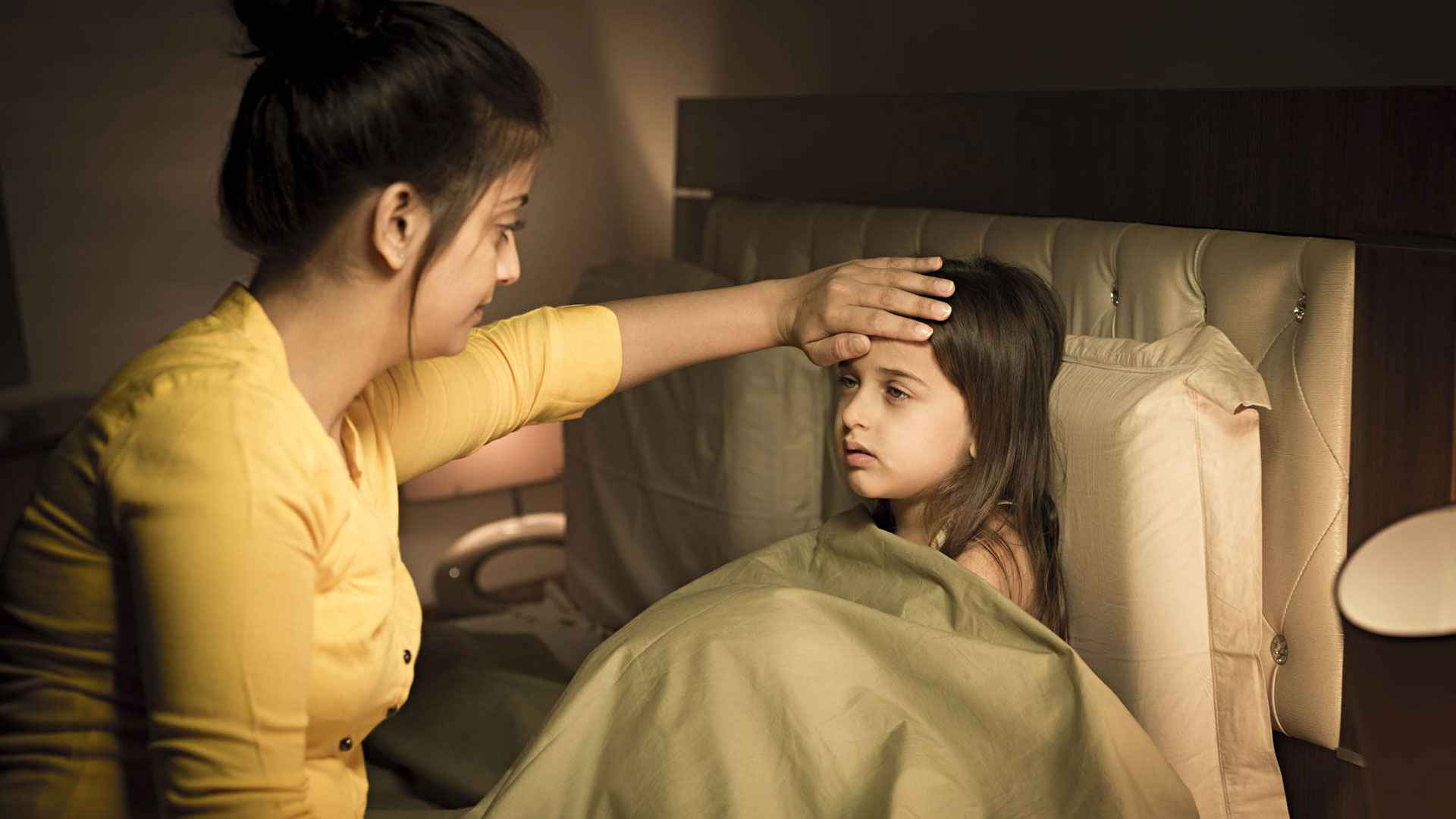 শীত আসতেই শিশুর জ্বর? যত্নে করণীয়