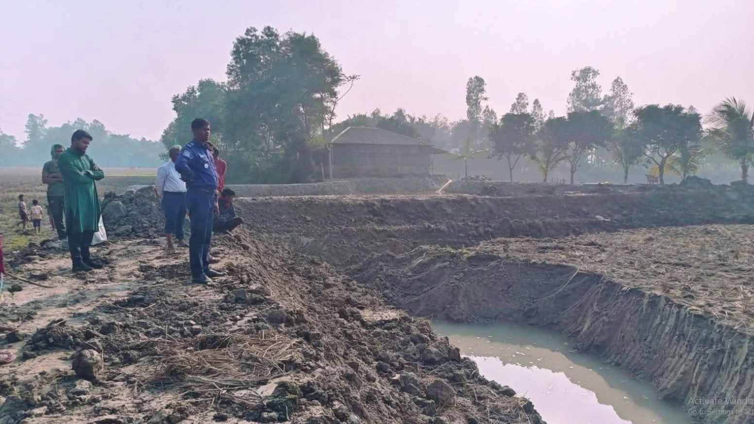 কৃষি জমিতে পুকুর খননের দায়ে মালিককে জরিমানা