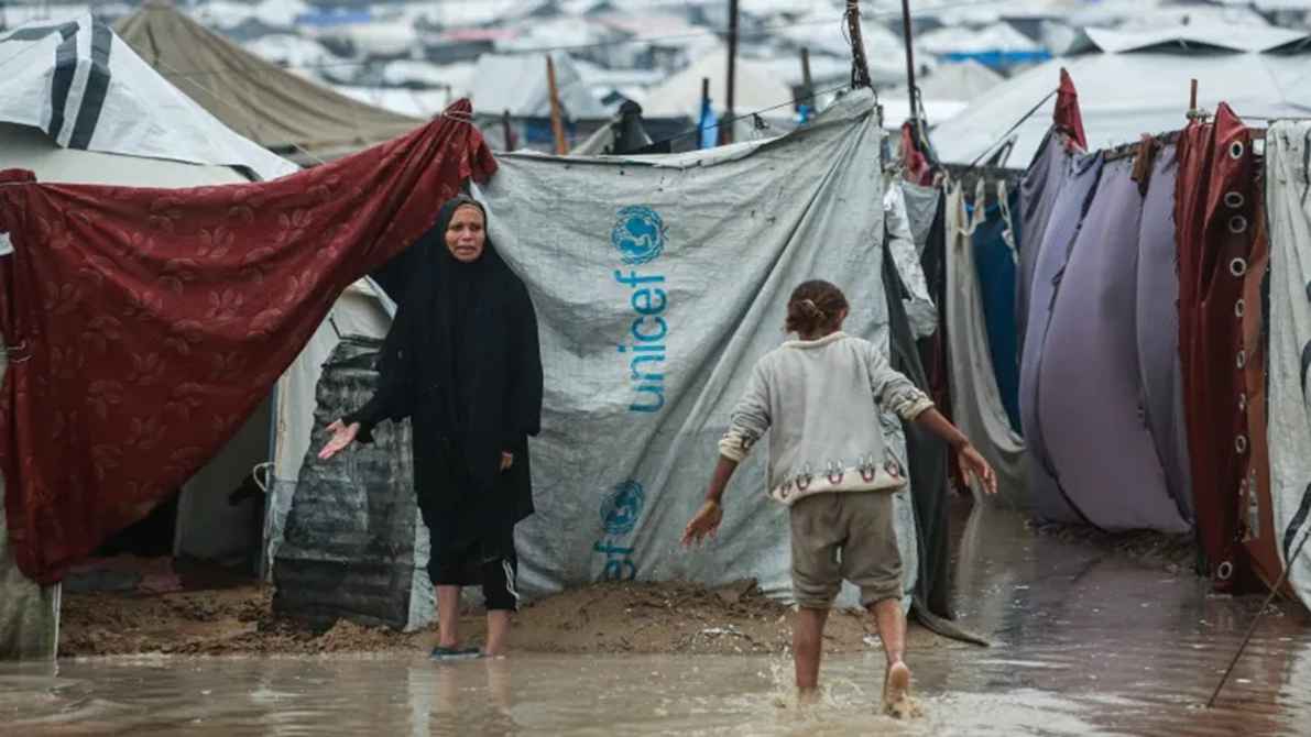শীত-ঝড়ে বিপর্যস্ত গাজা, ত্রাণ প্রবেশে বাধা নিয়ে জাতিসংঘের উদ্বেগ
