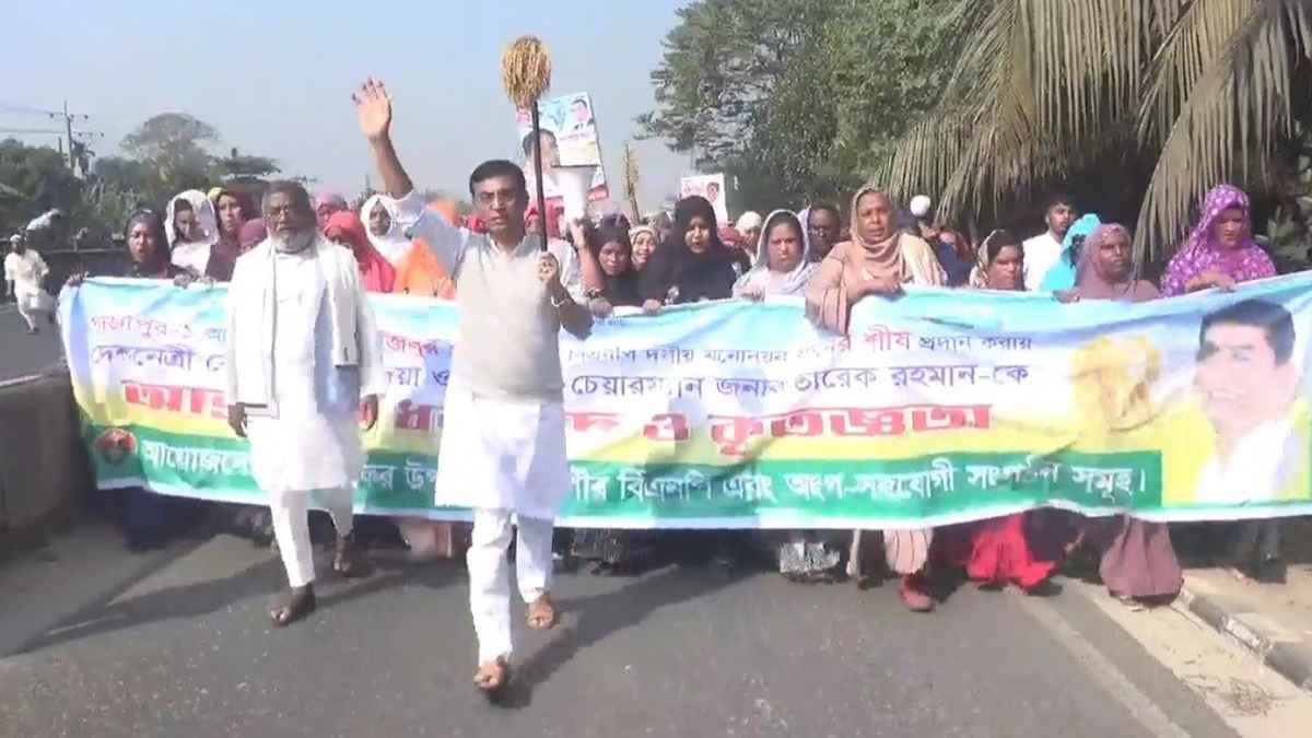 খালেদা জিয়ার রোগমুক্তিতে দোয়া ও ধানের শীষে ভোট চেয়ে শোভাযাত্রা