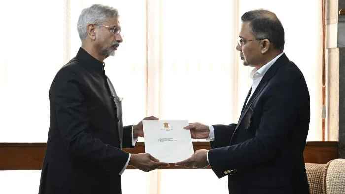 খালেদা জিয়ার প্রতি শ্রদ্ধা জানাতে এলেন যেসব দেশের প্রতিনিধিরা