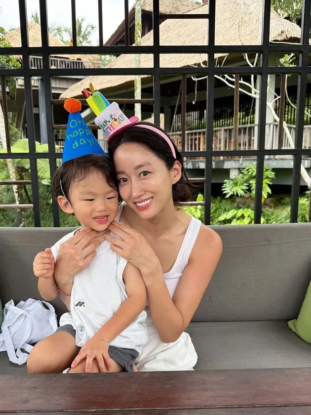 jeon_hye_bin-20251002-002-non_fotografer_kly