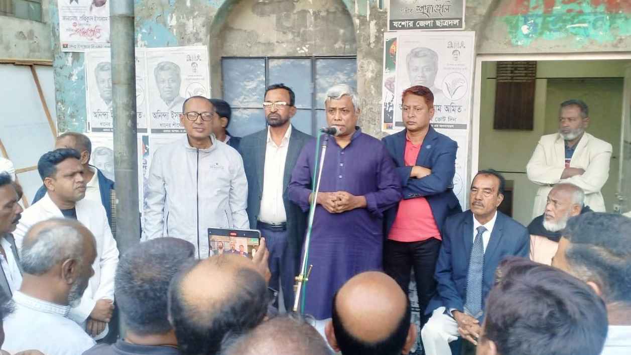 গণতন্ত্র উত্তরণের পথ এখনো কুসুমাস্তীর্ণ নয়: অমিত