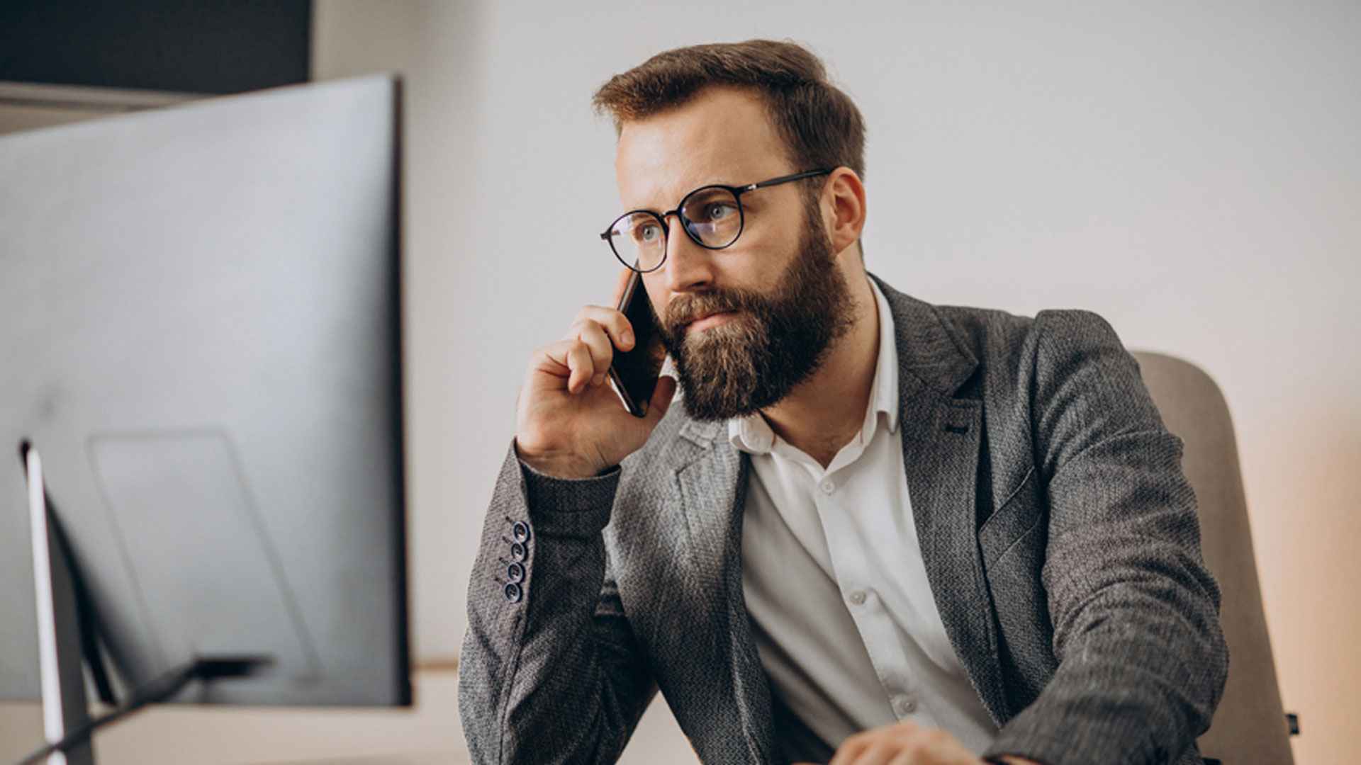 স্নাতক পাসে চাকরি দেবে মিনিস্টার