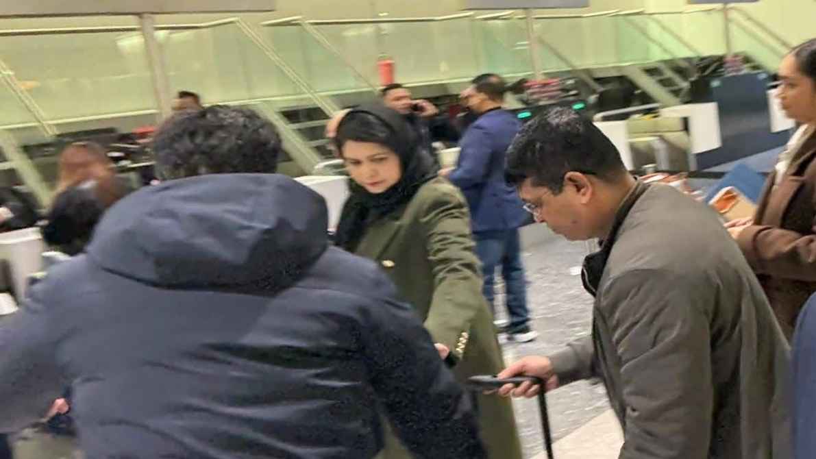 দেশের পথে জুবাইদা রহমান