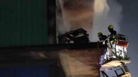 গুলিস্তানে খদ্দর মার্কেটে আগুন নিয়ন্ত্রণে