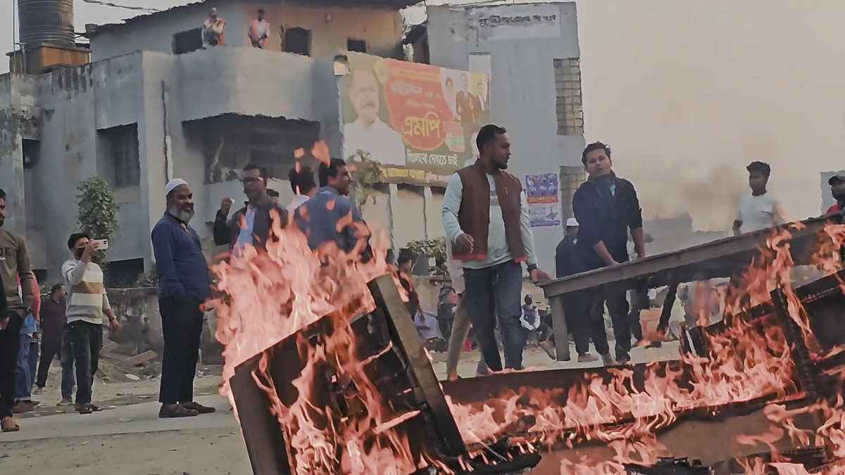 মুন্সিগঞ্জে বিএনপির মনোনয়ন দ্বন্দ্বে সংঘর্ষ-অবরোধ, আহত ১০ 