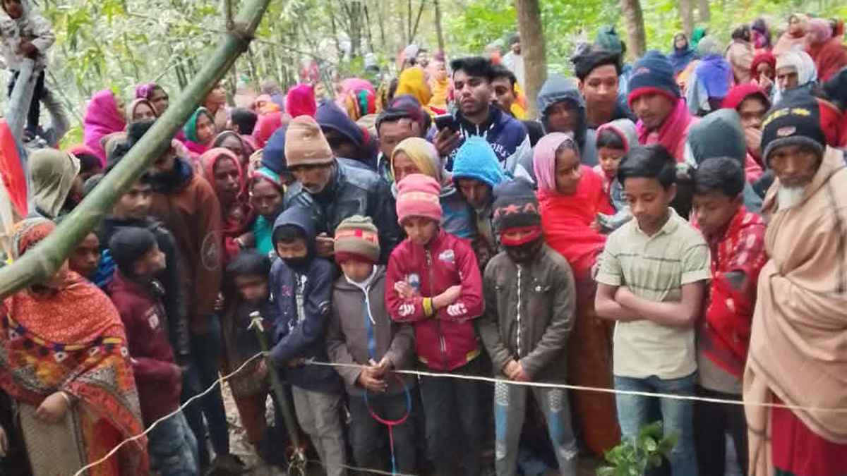 নিখোঁজের পরের দিন বাঁশ বাগানে মিলল কলেজছাত্রের মরদেহ