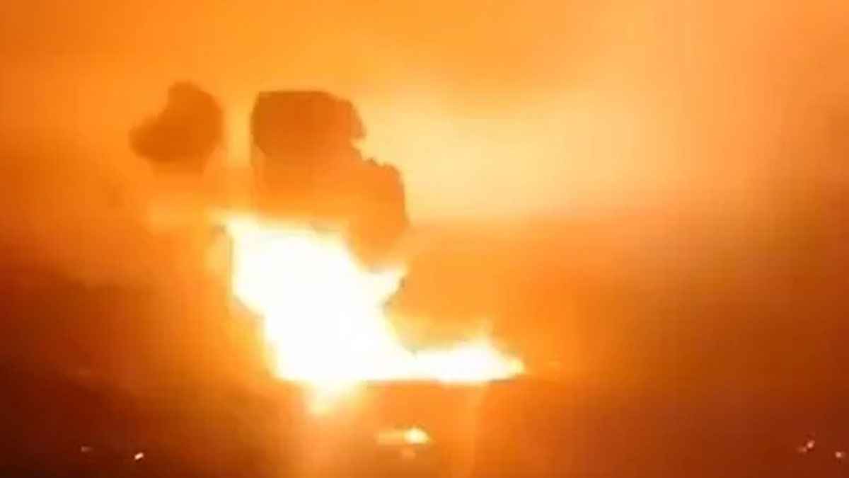 লেবাননে হিজবুল্লাহর ঘাঁটিতে ইসরায়েলি বিমান হামলা