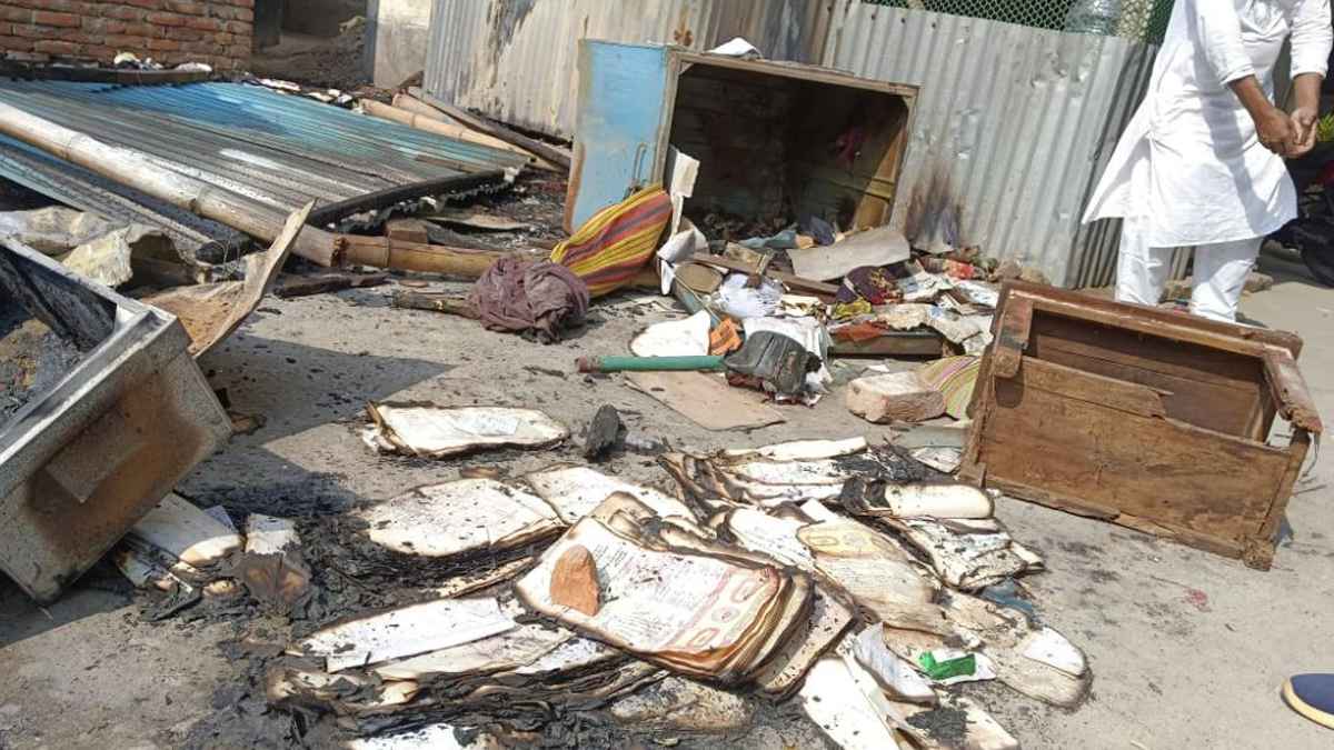 মাগুরায় সাব-রেজিস্ট্রার ও ভূমি অফিসে পেট্রোল বোমা হামলা