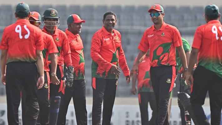 বিজয় দিবস ক্রিকেটে শহীদ মুশতাক একাদশের জয়