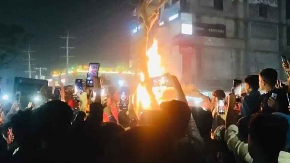 যুবককে পিটিয়ে হত্যার পর পোড়ানোর ঘটনায় গ্রেফতার ৭