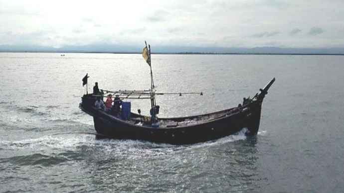 নাফ নদী থেকে ৯ জেলেকে ধরে নিয়ে গেল আরাকান আর্মি