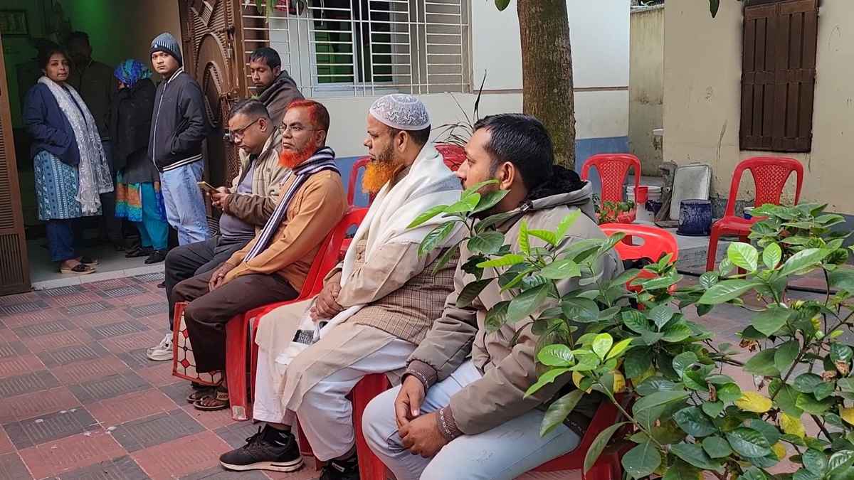 ঢাকায় নিহত মা-মেয়ের মরদেহ পৌঁছেছে নাটোরে, চলছে দাফনের প্রস্তুতি