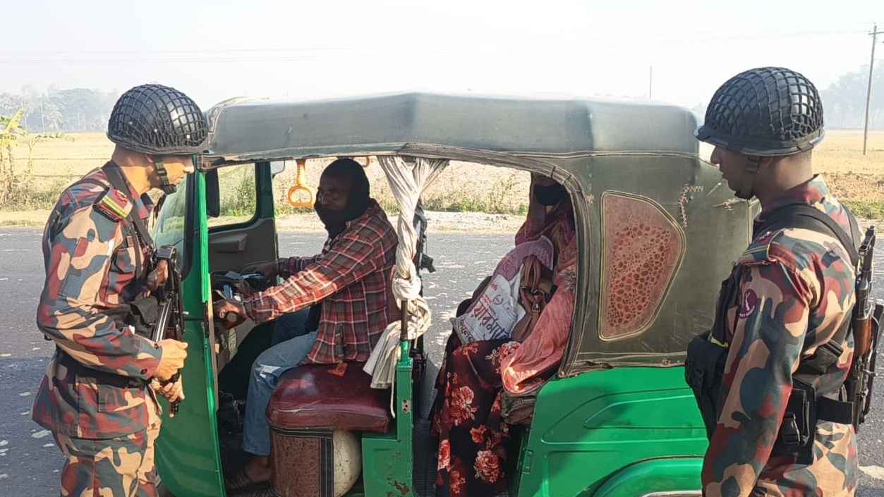নওগাঁ সীমান্তে বিজিবির টহল জোরদার