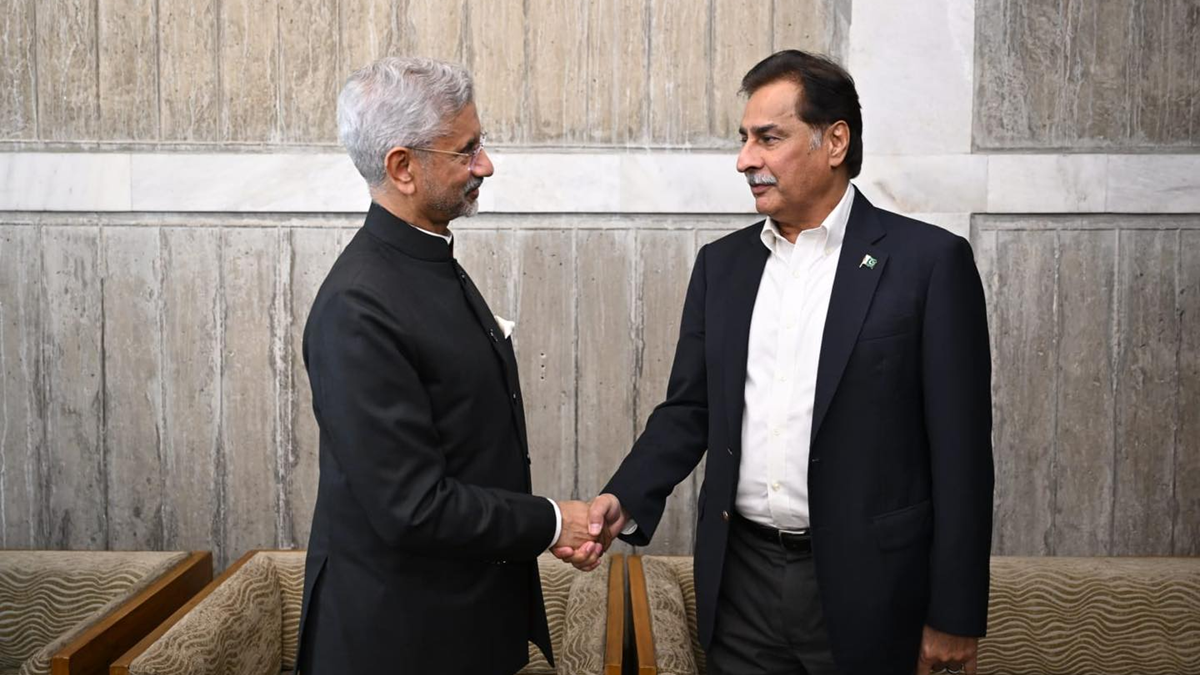 ঢাকায় পাকিস্তানের স্পিকার ও ভারতের পররাষ্ট্রমন্ত্রীর বৈঠক