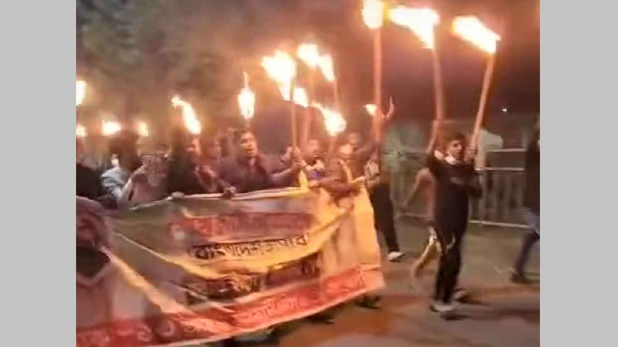 তফসিল ঘোষণার পর মোহাম্মদপুরে আ.লীগের মশাল মিছিল