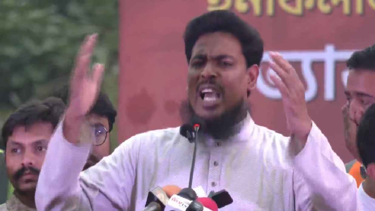 নিরাপত্তার ভয় দেখিয়ে আমাদের দাবিয়ে রাখা যাবে না: আখতার হোসেন