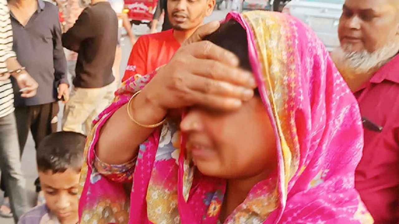 রাজধানীতে ৩ স্থানে ককটেল বিস্ফোরণ, নারী আহত