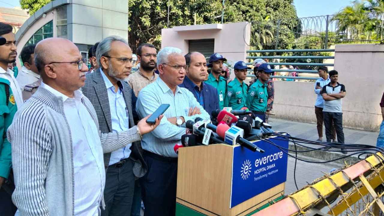 খালেদা জিয়ার শারীরিক অবস্থা এখন বেশ স্থিতিশীল: ডা. জাহিদ