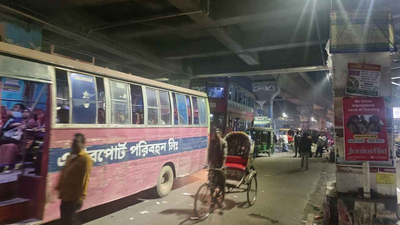 শাহবাগ ছেড়েছেন আন্দোলনকারীরা, যান চলাচল স্বাভাবিক