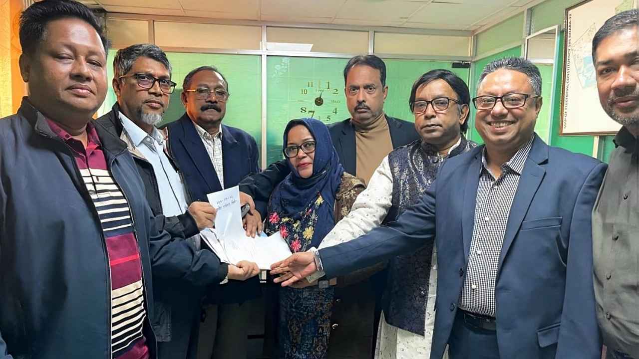 ঢাকা-১২: বিএনপি থেকে মনোনয়নপত্র নিলেন নীরব