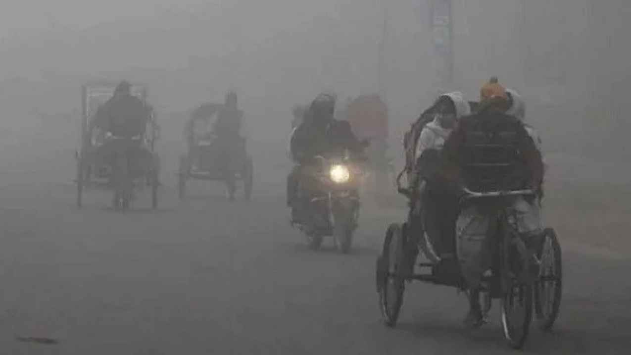 শীতে কাঁপছে দেশ, ধেয়ে আসছে শৈত্যপ্রবাহ ‘কনকন’