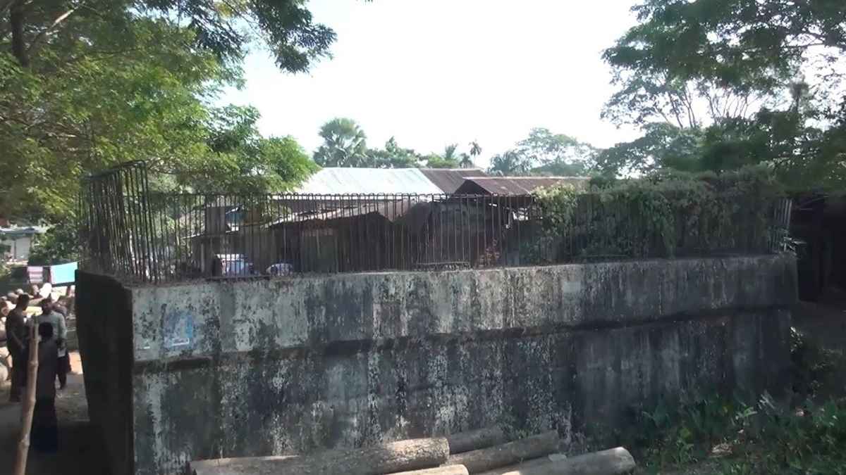 ৪ বছরেও শেষ হয়নি সেতুর কাজ, ১০ গ্রামবাসীর ভোগান্তি