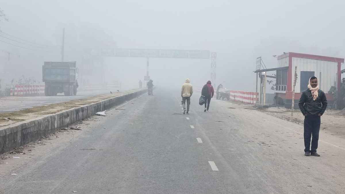 পঞ্চগড়ে তীব্র শীত আর কনকনে ঠান্ডা অব্যাহত, ১২ ডিগ্রির ঘরে তাপমাত্রা