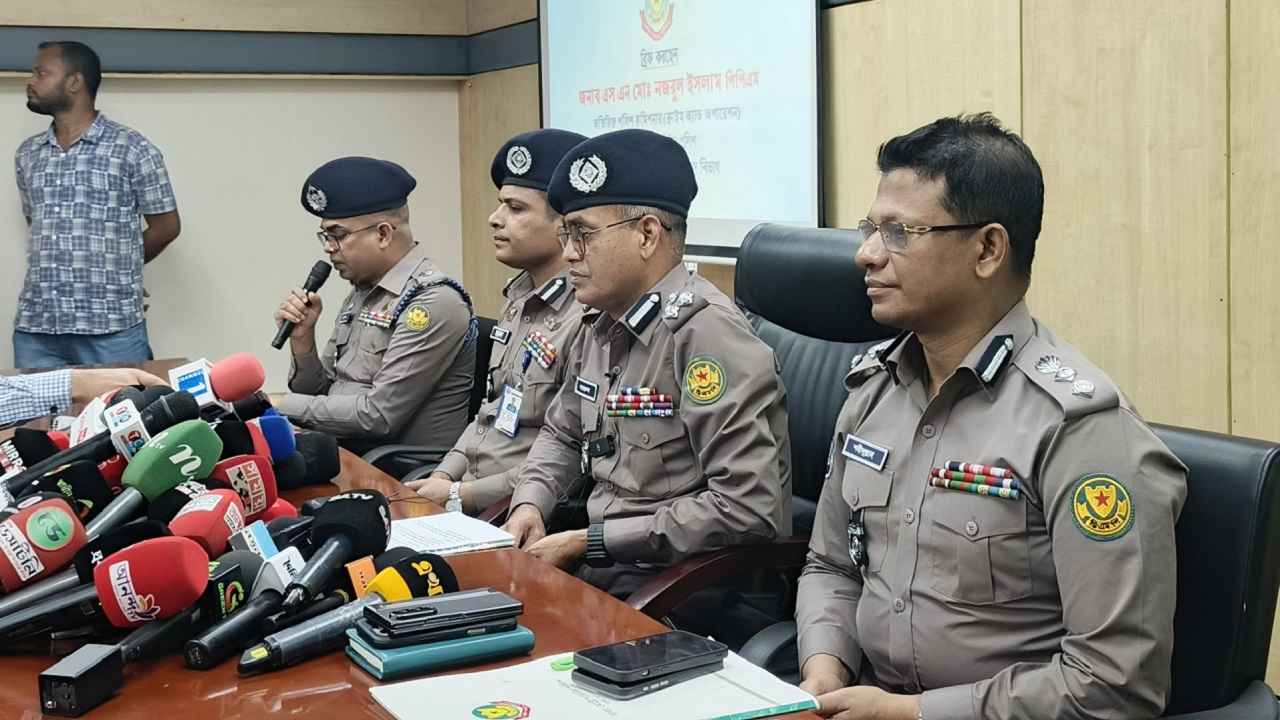 হাদিকে গুলি: গ্রেফতার ২ জনকে পুলিশে সোপর্দ করল র্যাব