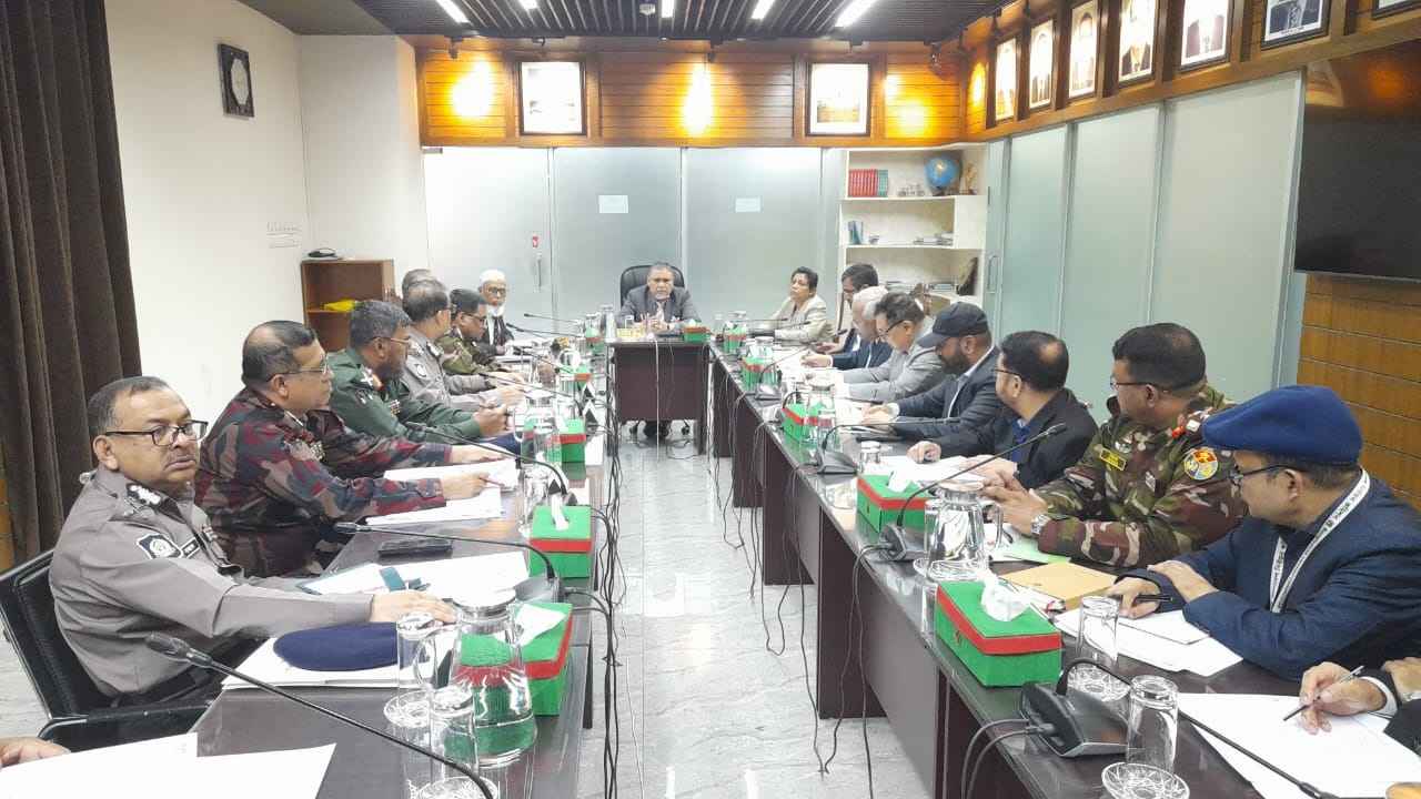 হাদিকে গুলির ঘটনা মাথায় বাজ পড়ার মতো: সিইসি