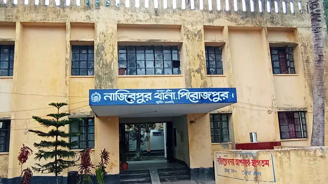 ধান বিক্রি করে বাড়ি ফেরা হলো না রতনের