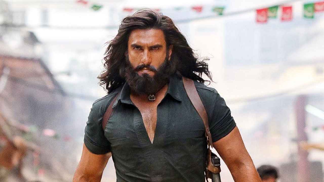 ধুন্ধুমার ব্যবসা ‘ধুরন্ধর’-এর, জেনে নিন রণবীরের সম্পত্তির পরিমাণ