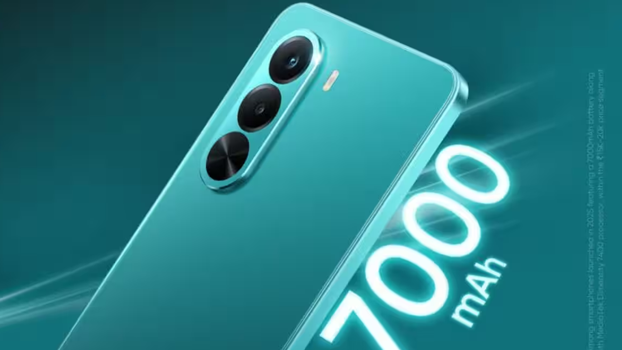 ৭০০০ এমএএইচ ব্যাটারির ৫জি ফোন এনেছে রিয়েলমি