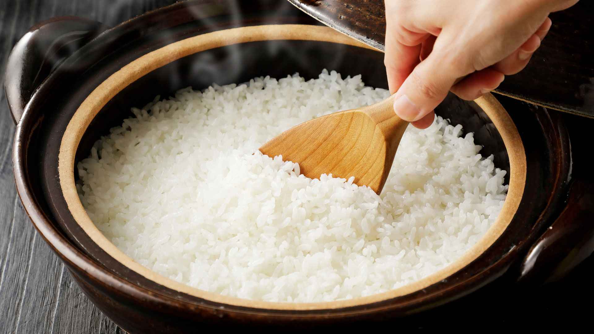 ভাত বেশি সেদ্ধ হয়ে গেছে? জানুন ঝরঝরে করার উপায়