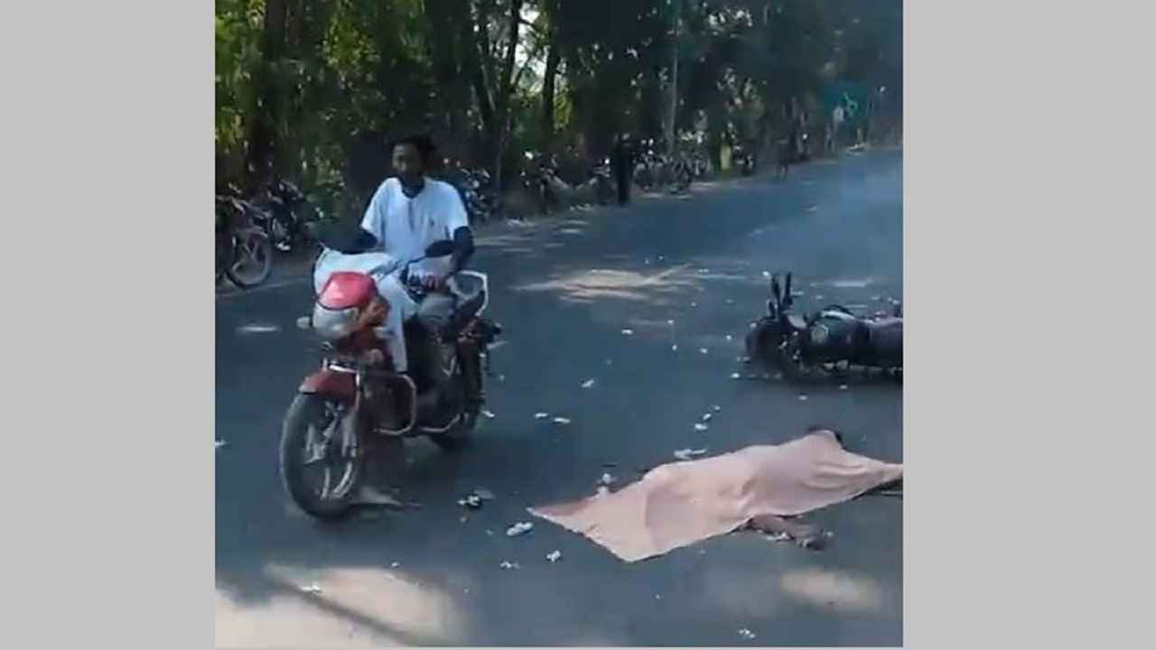 কুষ্টিয়ায় কাভার্ডভ্যানের চাপায় দুই পুলিশ কর্মকর্তা নিহত