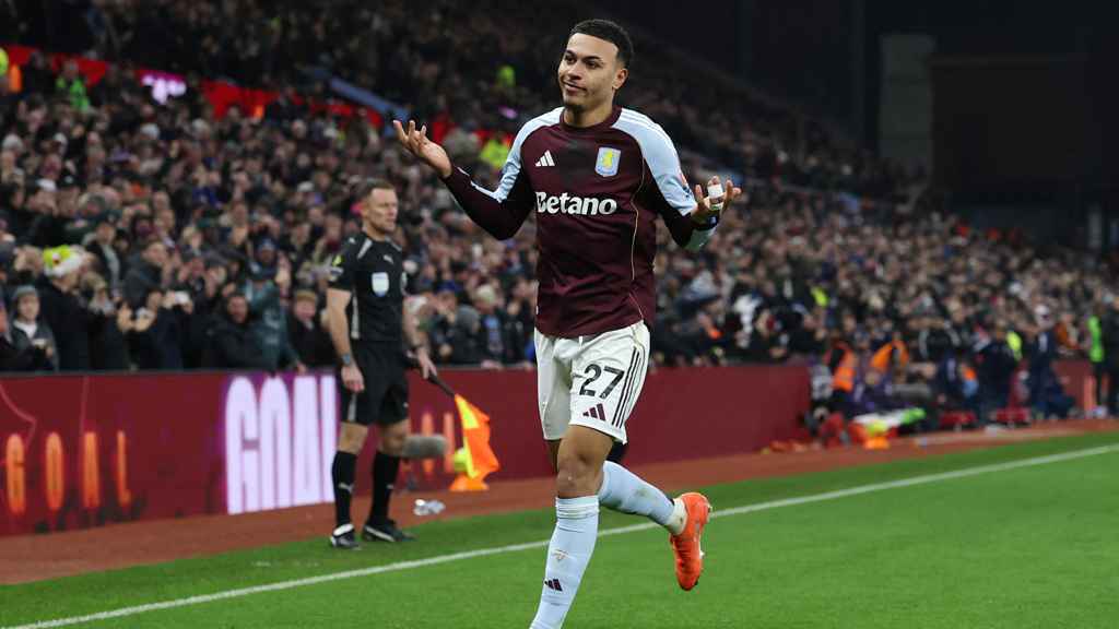 রজার্সের জোড়া গোলে ইউনাইটেডের হার