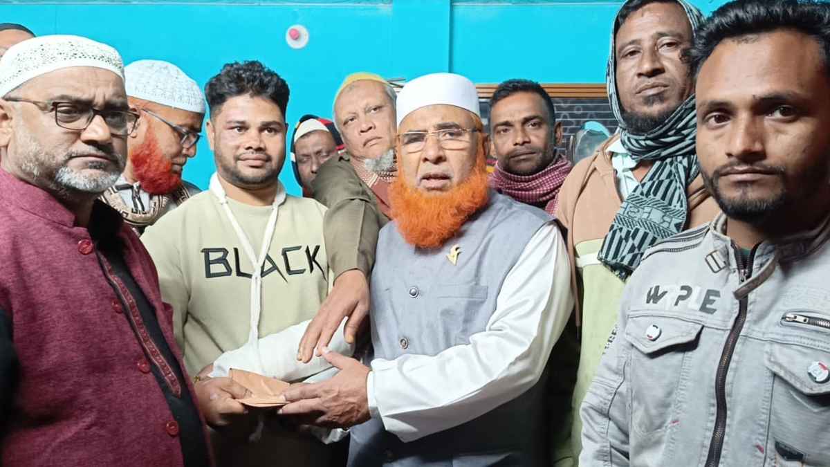 জামায়াতের শোডাউনে আহত আনারুলের চিকিৎসার দায়িত্ব নিলেন বিএনপির প্রার্থী