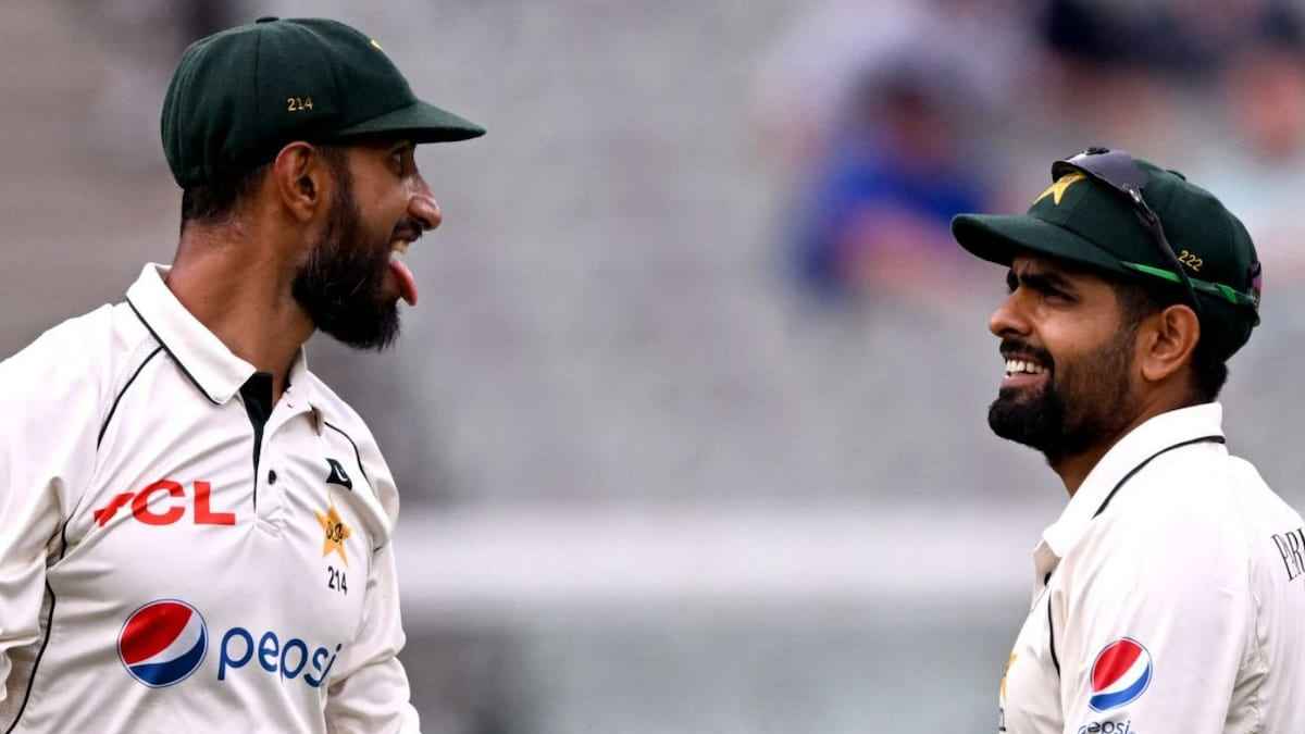 পিসিবির বিশেষ দায়িত্ব থেকে সরানো হচ্ছে পাকিস্তানি অধিনায়ককে