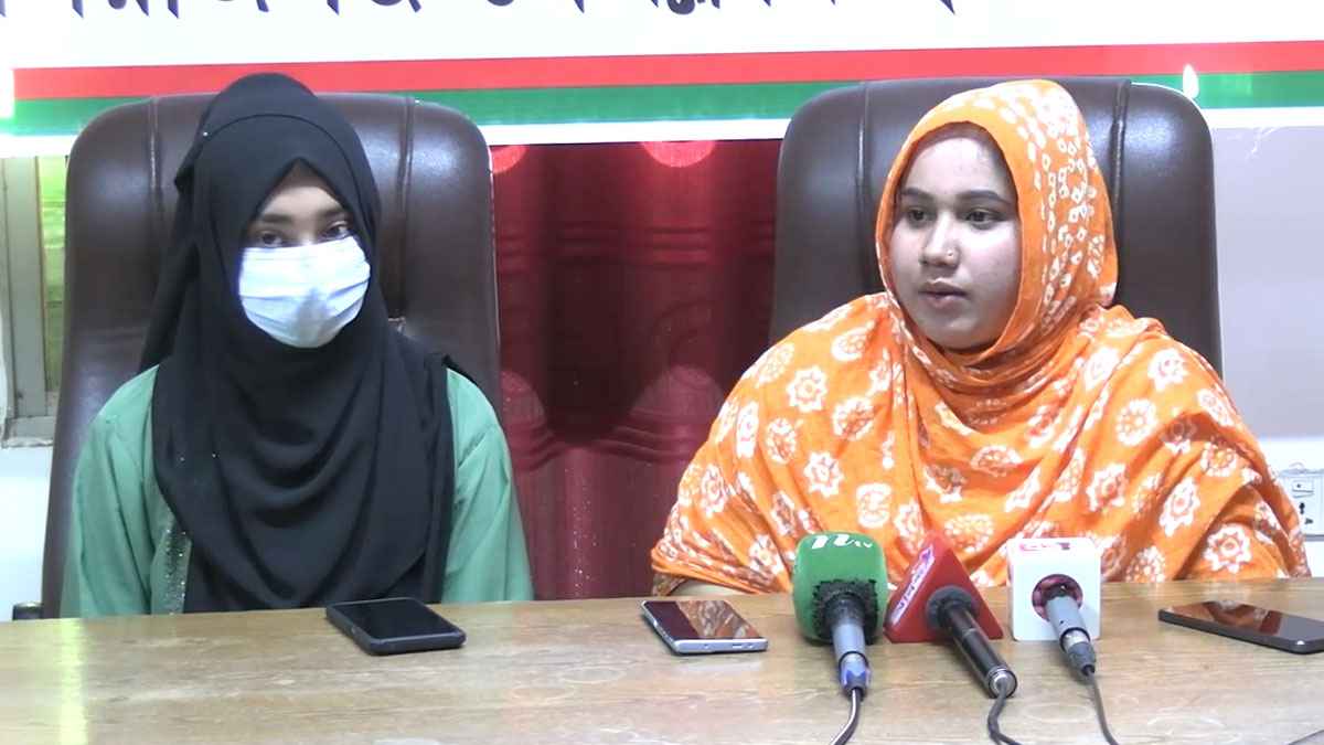 সংবাদ সম্মেলনে বিয়ের দাবি করে আত্মহত্যার হুমকি