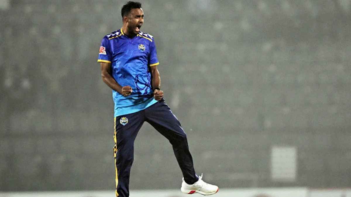 মাথায় আঘাত পেয়ে হাসপাতালে শরিফুল