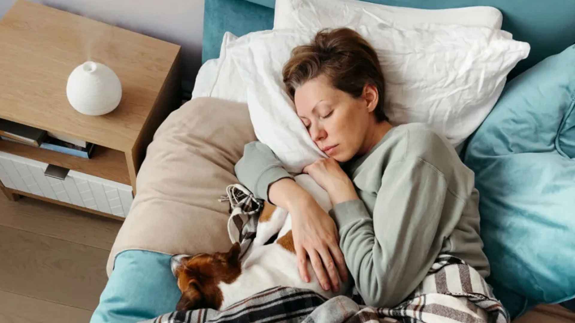 অতিরিক্ত ঘুমের অভ্যাস বাড়ায় ডিপ্রেশনের ঝুঁকি, আর কী কী ক্ষতি হয়?