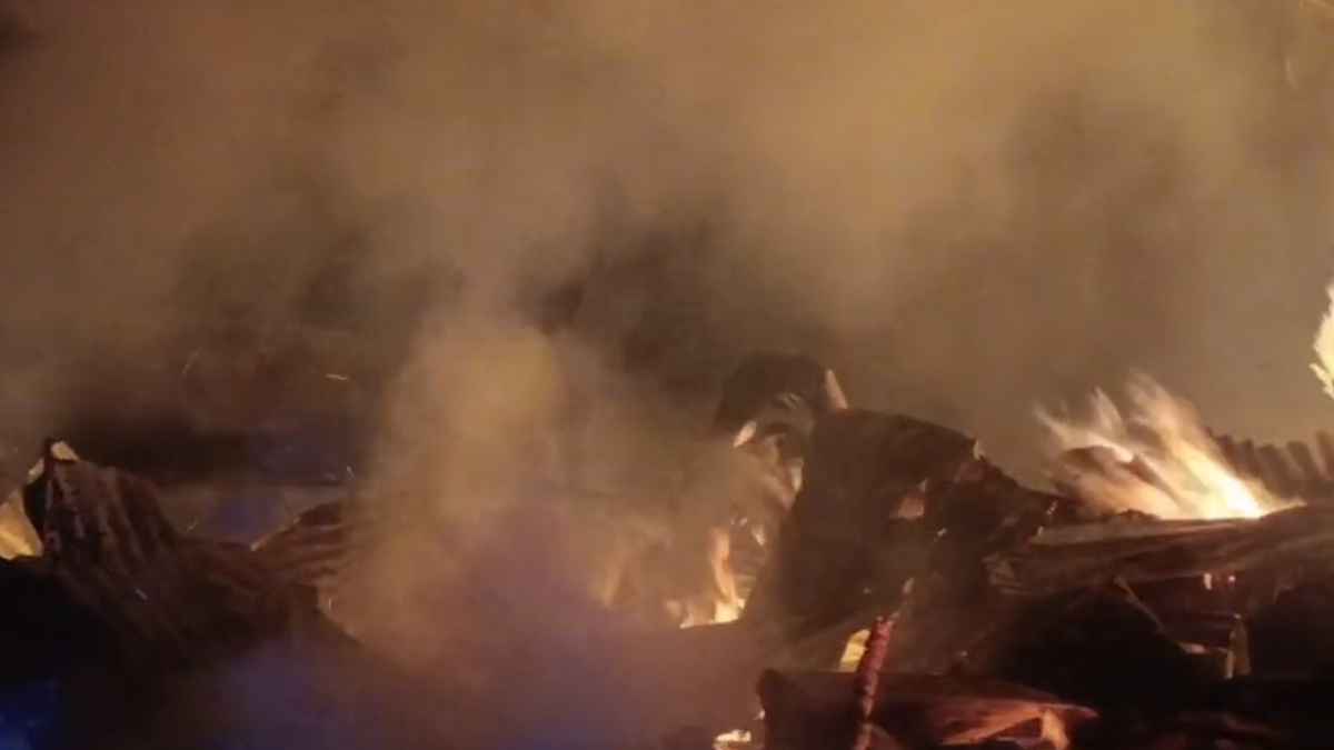 সুনামগঞ্জে আগুনে ৭ বসতঘর পুড়ে ছাঁই