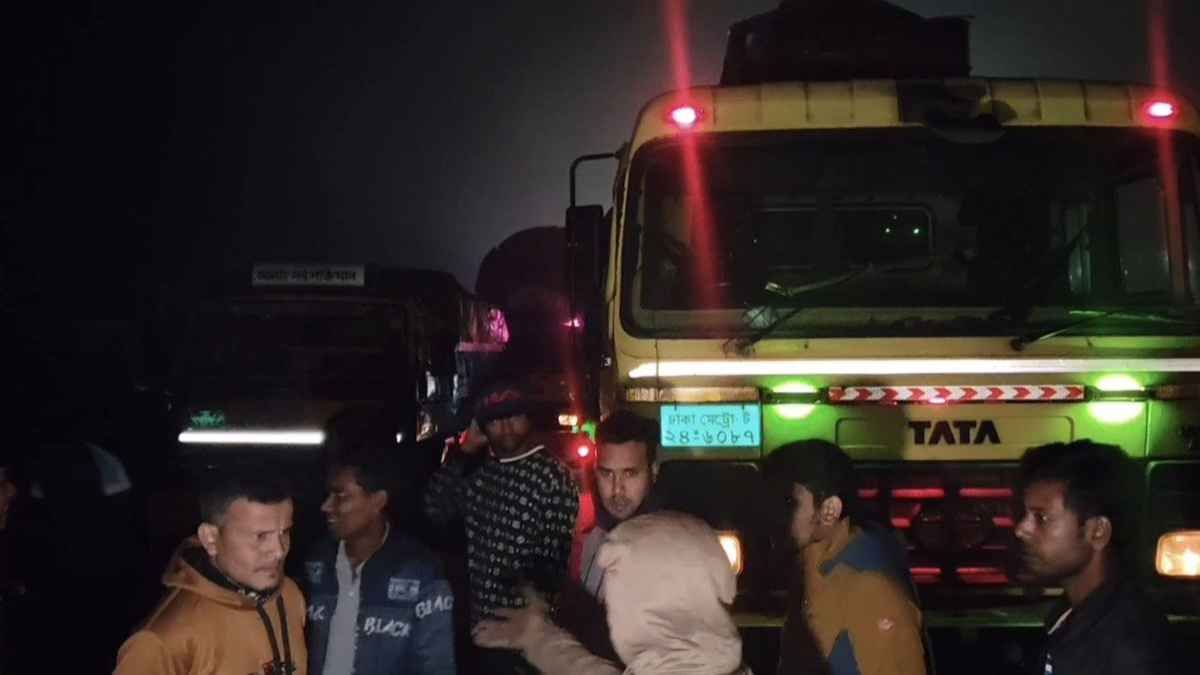 ঢাকা-টাঙ্গাইল মহাসড়কে ট্রাক-কাভার্ডভ্যান সংঘর্ষে নিহত ২