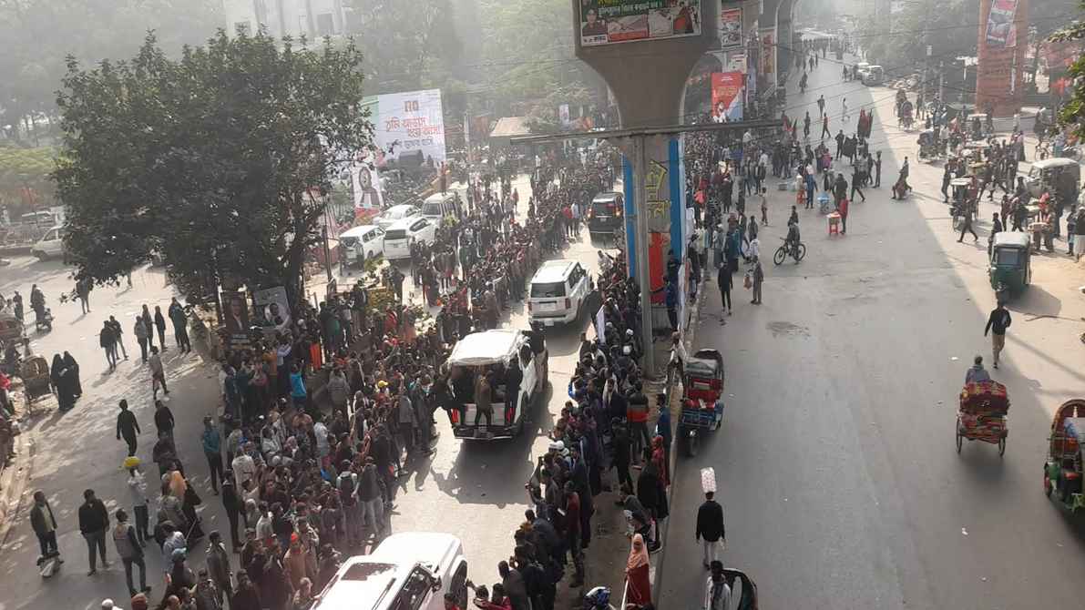 হাদির কবর জিয়ারত করতে ঢাবিতে তারেক রহমান