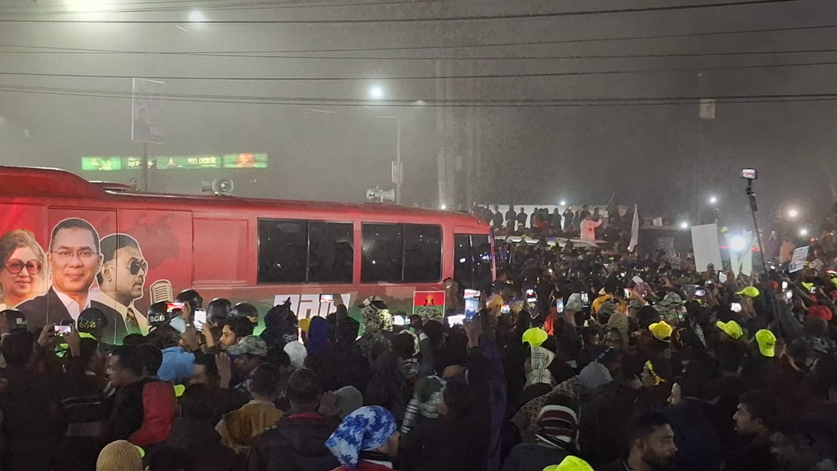 জাতীয় স্মৃতিসৌধ ত্যাগ করলেন তারেক রহমান 