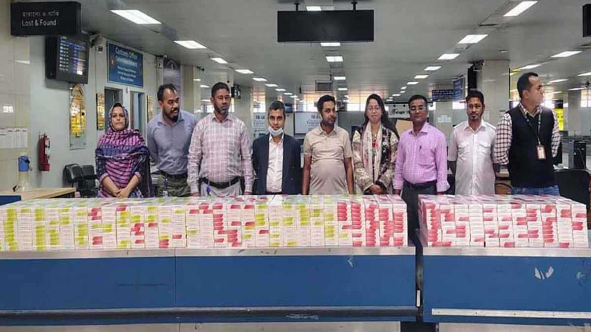 চট্টগ্রাম বিমানবন্দরে মালিকবিহীন লাগেজে ৯০ লাখ টাকার সিগারেট