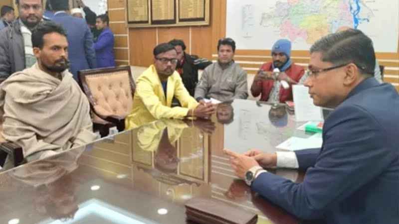 বগুড়া-৪ আসনে হিরো আলম মনোনয়নপত্র জমা দিতে পারেননি