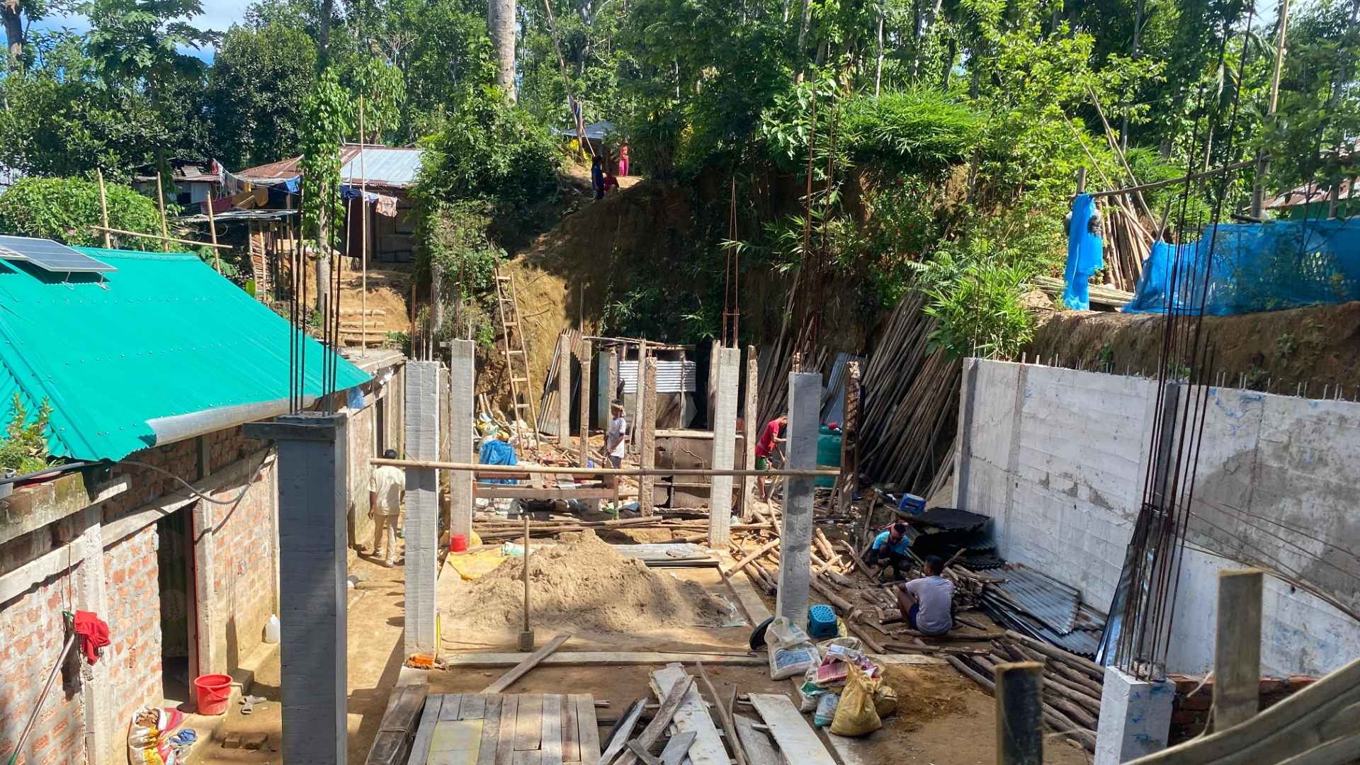 বনভূমিতে বৈপরীত্য: উচ্ছেদে তৎপরতা, দখলে নীরবতা